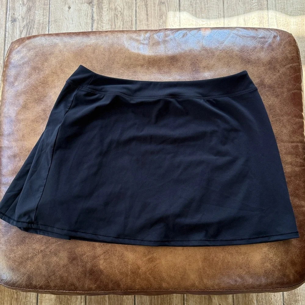 Vuori Break Point Skirt Sz Large Black White Tennis Golf Skort Preppy - Picture 3 of 6